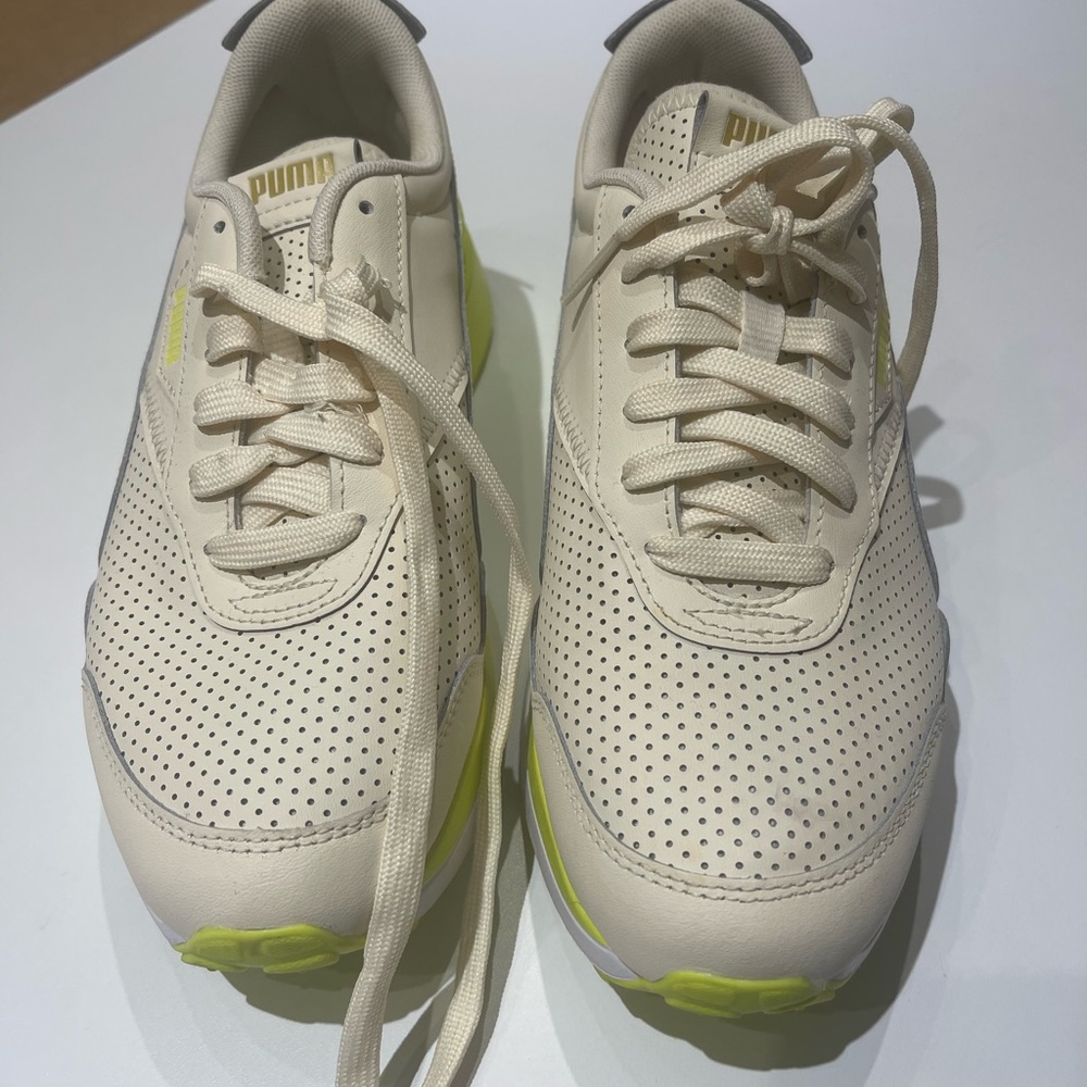 Puma Sneakers